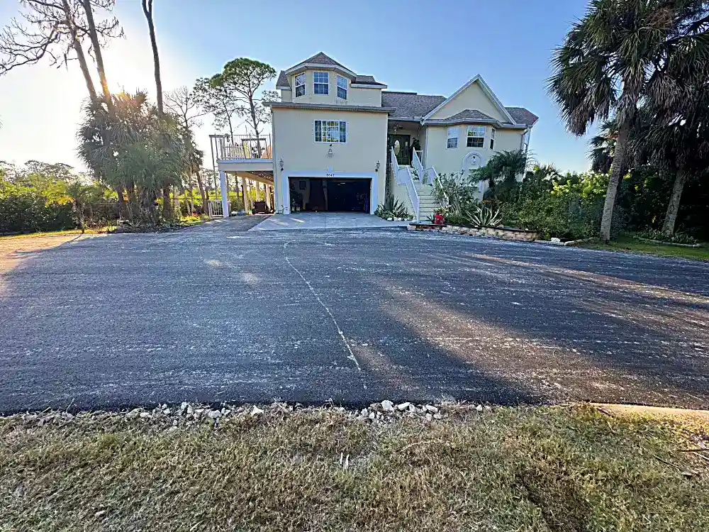Residential driveway with smooth millings surface